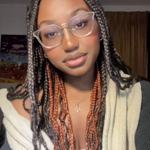 Nayla V.