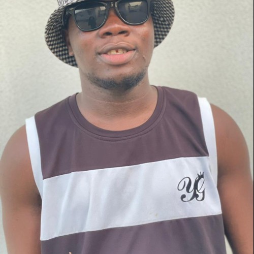 Ayinde  o.