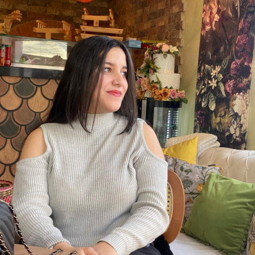 Lora J. profile photo