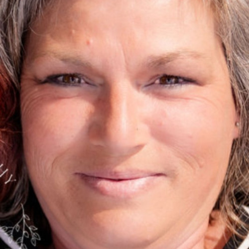 JONI E. profile photo