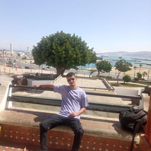 Yassine  E.
