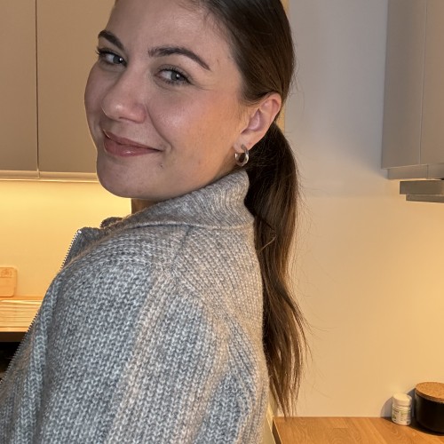Chloe D.