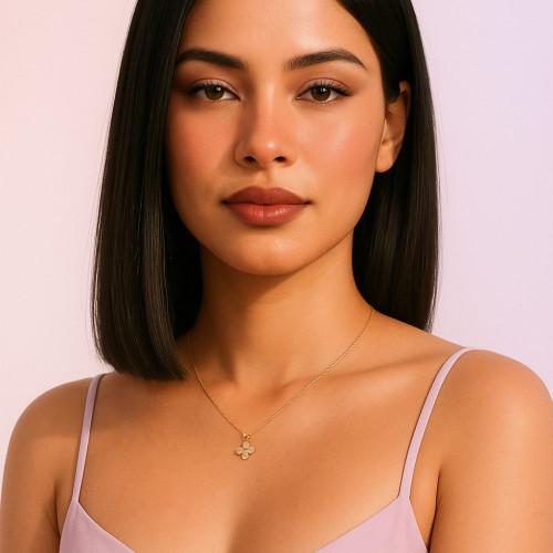 Luna M.