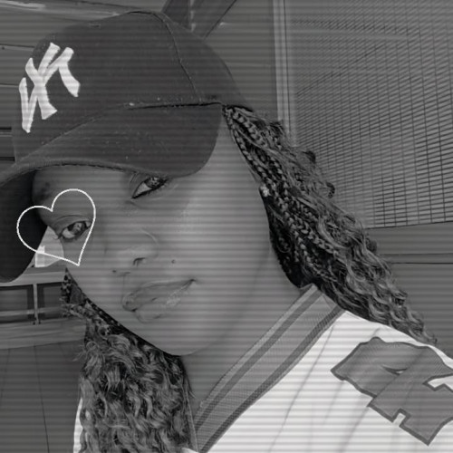 Essy m. profile photo