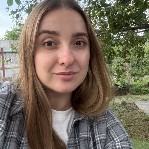 Halyna L. profile photo