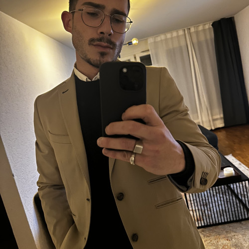 Bernardo G.