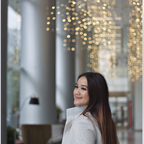 trang h.