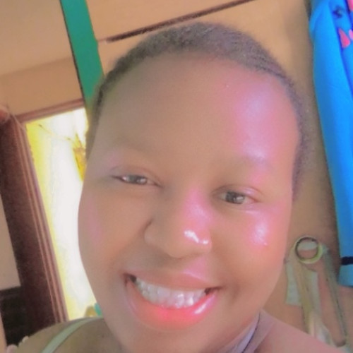 Tee l. profile photo