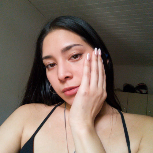 Nuria  C.