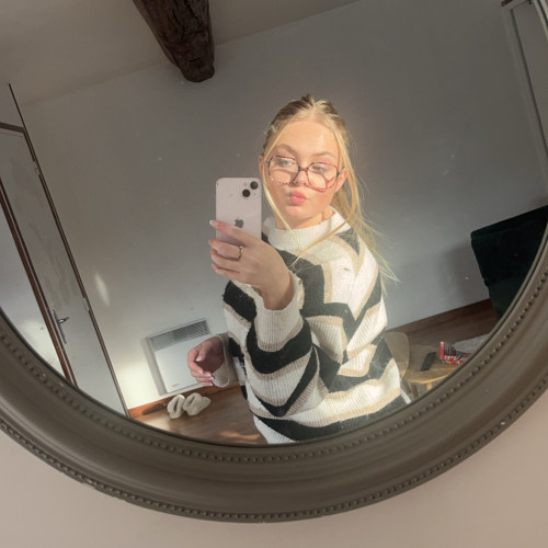 victoria v. profile photo