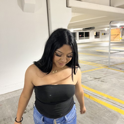 Cinthya R.