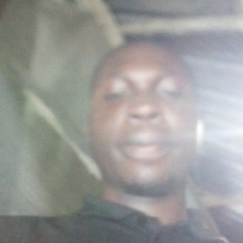 De just E. profile photo