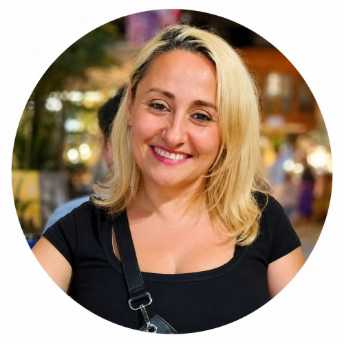 AdrianaElena P. profile photo