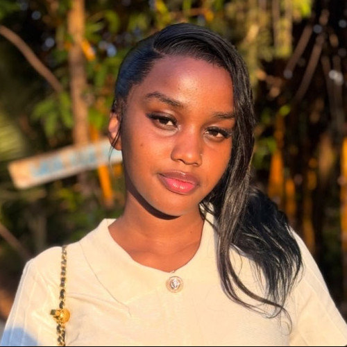 Esther L. profile photo
