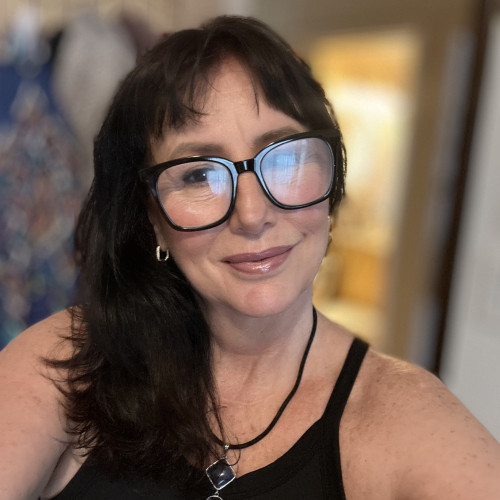 Vivienne R. profile photo