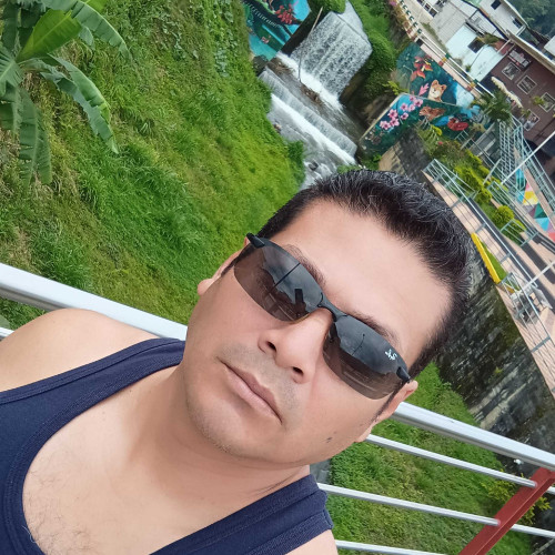 Manuel V.