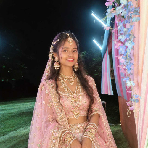 Devi R. profile photo