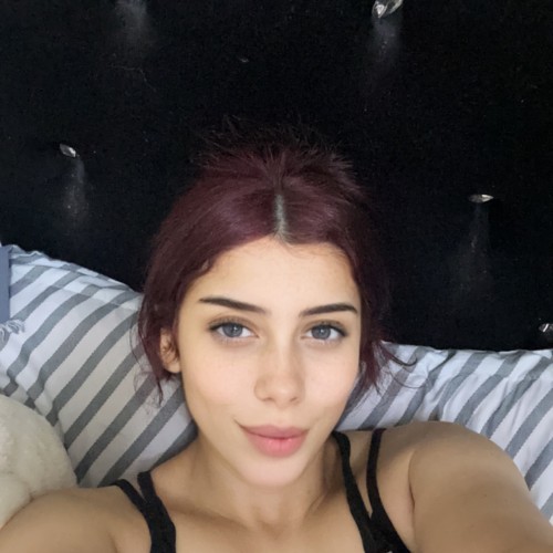 Mouna F. profile photo