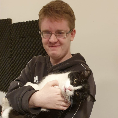Viktor L.