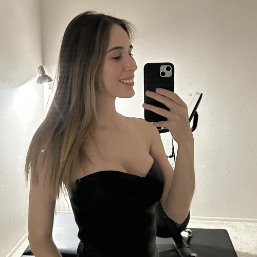 Chloe V.