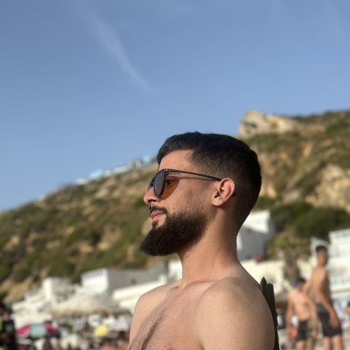 Yahia B.