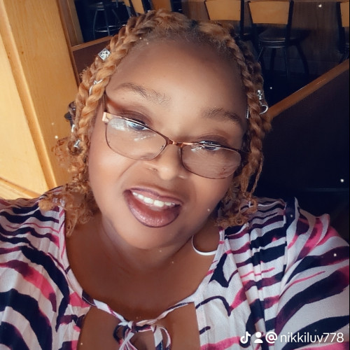 Devona W. profile photo