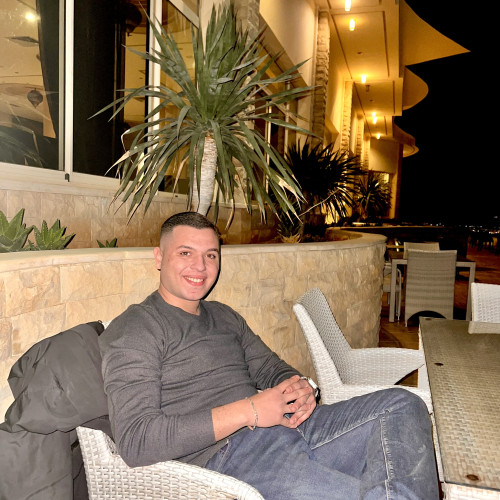 Anas L. profile photo