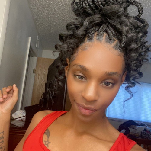Nae N.