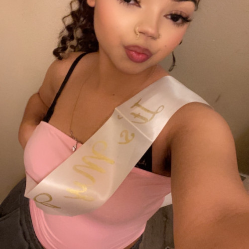 ariana r. profile photo