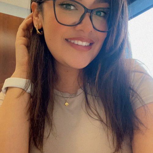 Dania H.