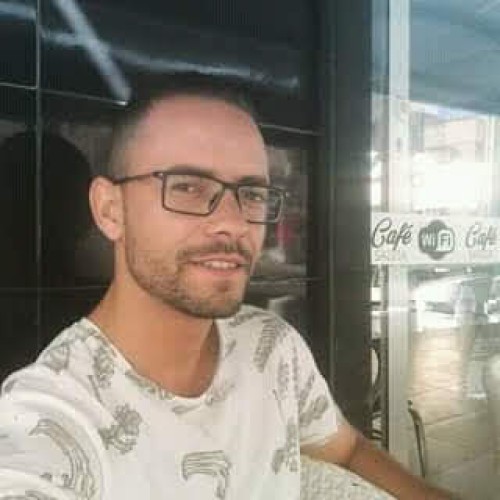 Ismael L.