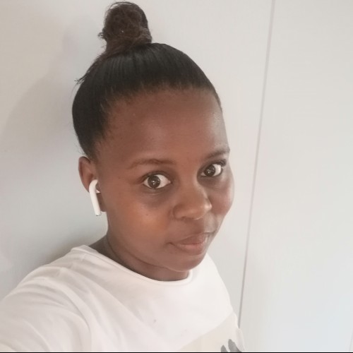 Yonela H.