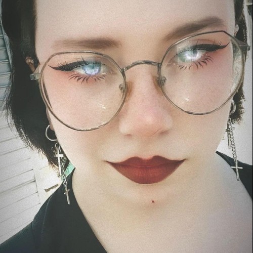 Victoria S.