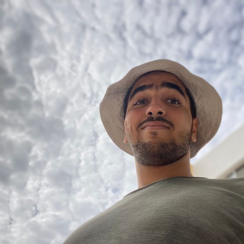 zakaria  . profile photo