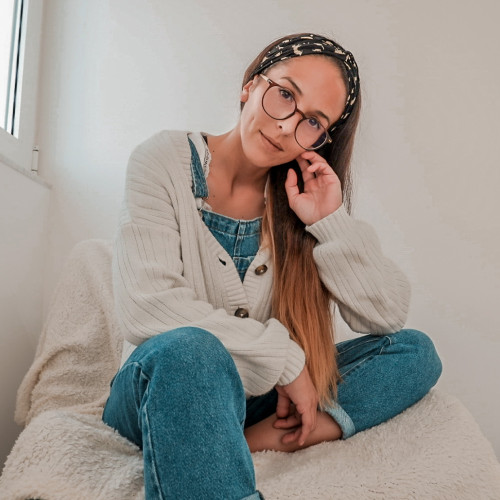 Mia M.