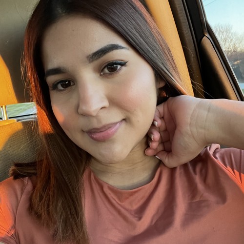 Gabriela  R.