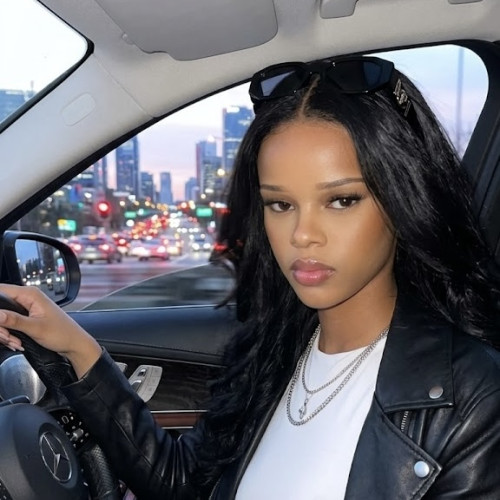 Alie S. profile photo