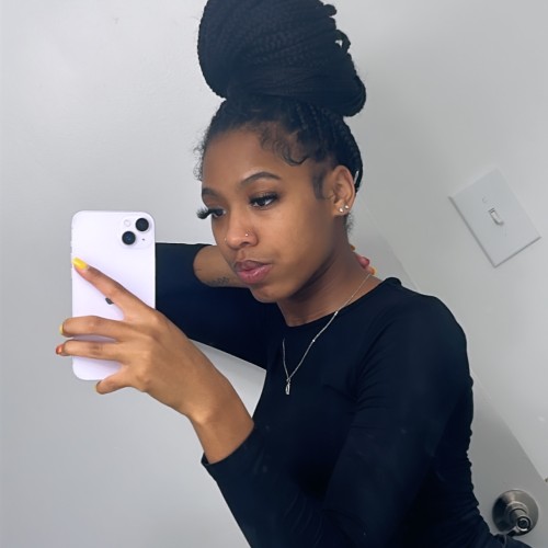 Yasmine M.