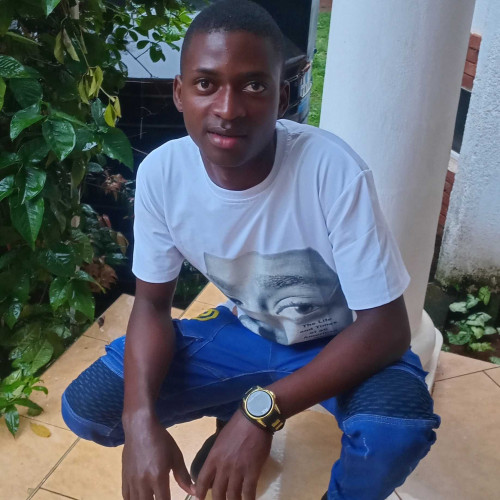 muganzi j. profile photo