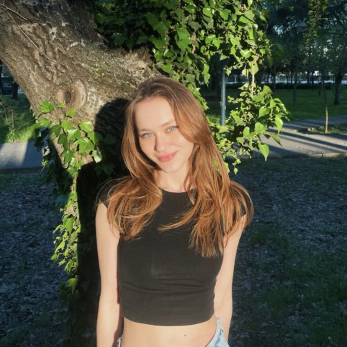 Elen C.