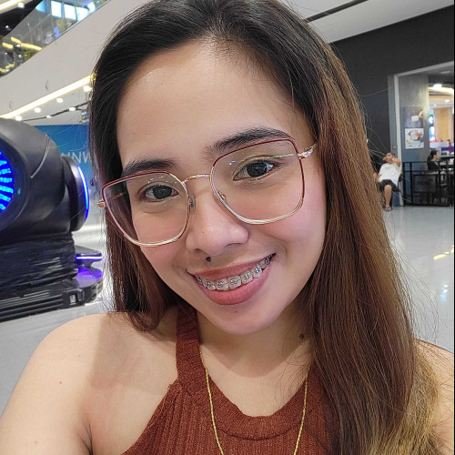Yanna J.