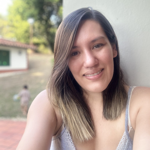 María E O.