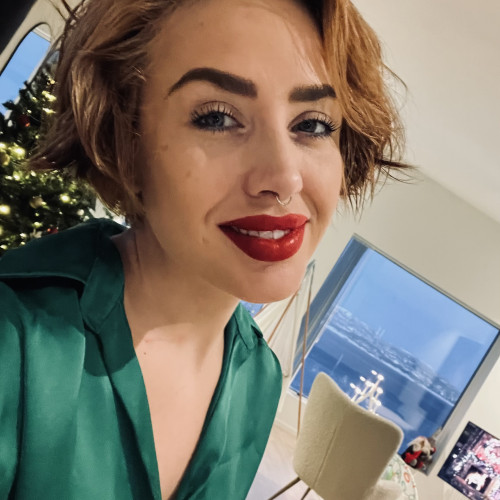 Mari R.