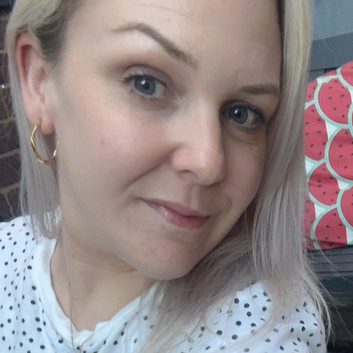 Hollie V. profile photo