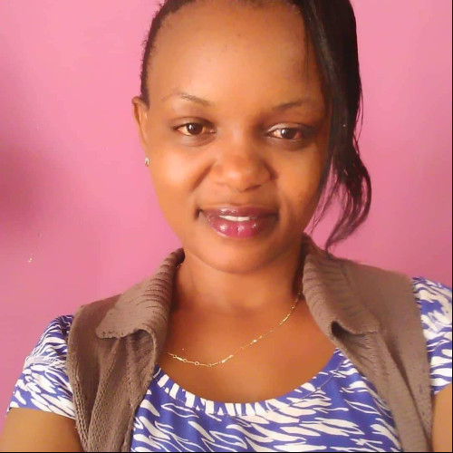 carolyne m. profile photo