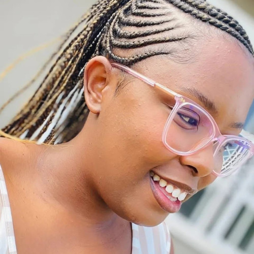 Thina R. profile photo