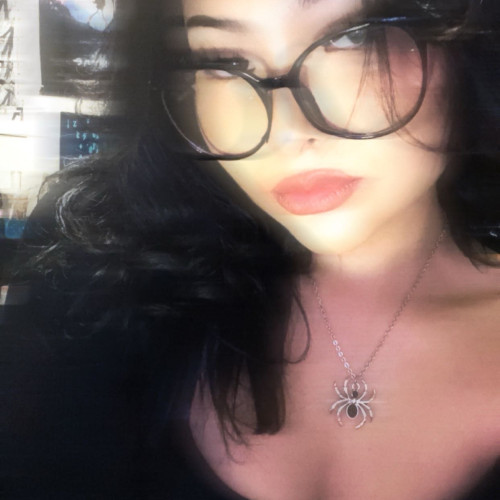 adrianna r. profile photo