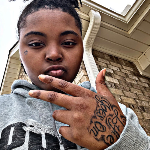 Tee m. profile photo