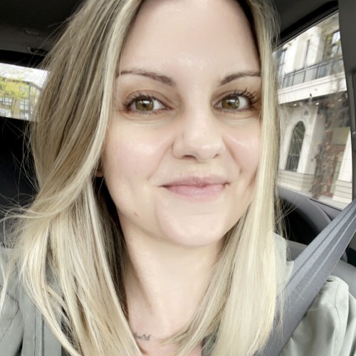 Amanda J. profile photo