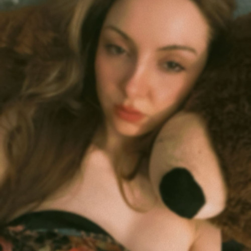 Isabelle M. profile photo